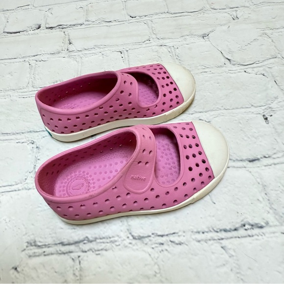 Natives - Picture 2 of 7